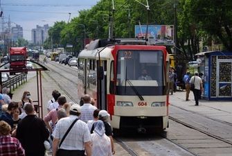 В Киеве сократили работу транспорта: как будут ходить троллейбусы и трамваи
