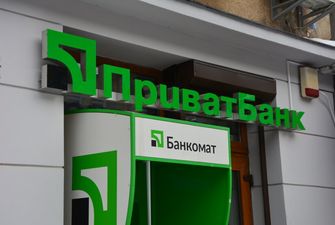 Банкомат ПриватБанка "съел" деньги клиентки: в банке ответили, что делать