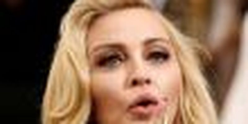 Без тормозов: Мадонна опубликовала снимок с обнаженной грудью