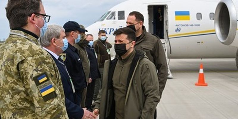 "Армия должна быть готова": Зеленский проинспектировал позиции ВСУ на границе с оккупированным Крымом