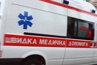 Пьяный житель Харькова бросался на машину «скорой помощи»