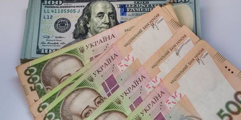 В Киеве банки нащупывают валютное равновесие: где выгоднее всего продавать и покупать доллары