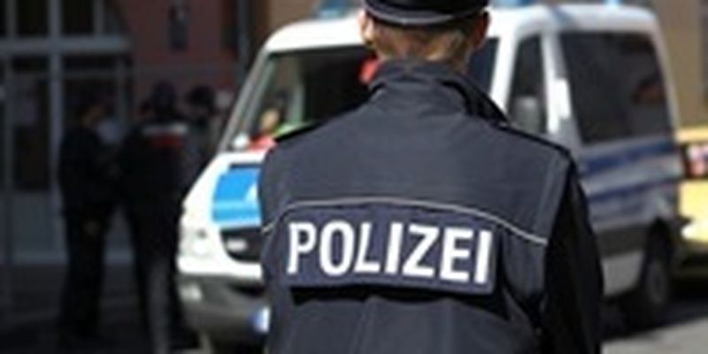 В Германии мужчина убил двух людей в поезде