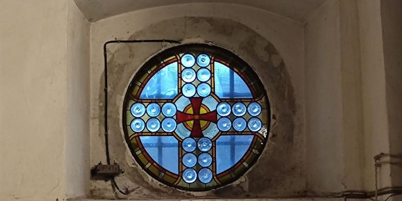 У храмі Івана Хрестителя у Львові відреставрували вікна з допомогою технології давніх часів