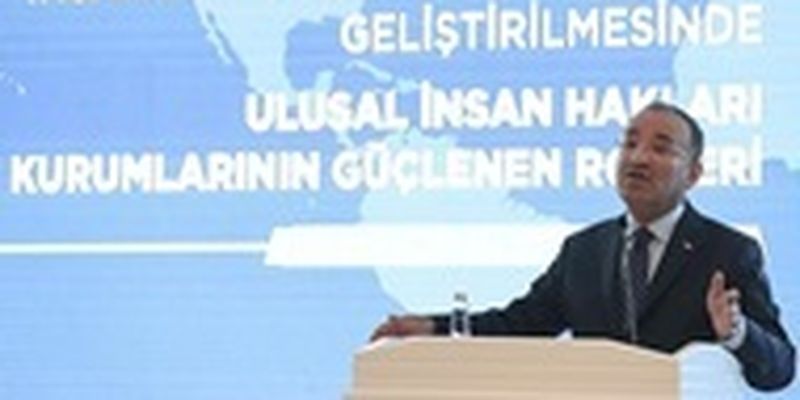 Турция требует у Швеции и Финляндии выдачи 33 "террористов"