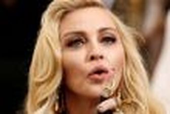 Без тормозов: Мадонна опубликовала снимок с обнаженной грудью