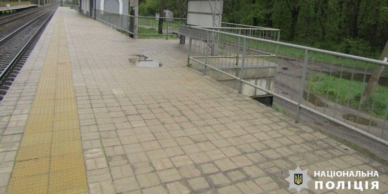 Завдав 26 ножових поранень: мешканець Київщини вбив чоловіка на залізничній станції