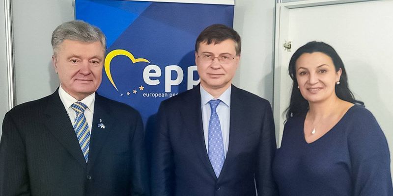 Порошенко закликав Єврокомісію швидше визначитись з переговорною рамкою щодо вступу України в ЄС