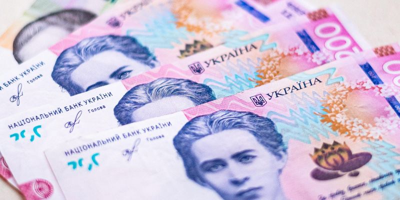 Почему украинцам запретили повышать пенсии и соцвыплаты: какие будут последствия