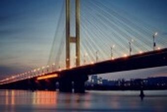 В Киеве открыли для проезда Южный мост