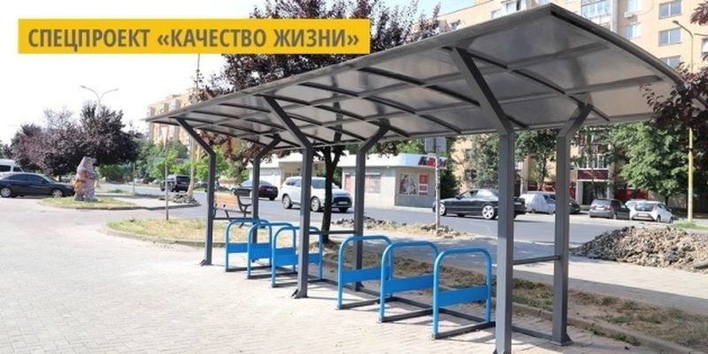 В Ужгороде установили первые крытые велопарковки