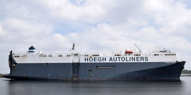 В Турции случилось ЧП с огромным грузовым судном