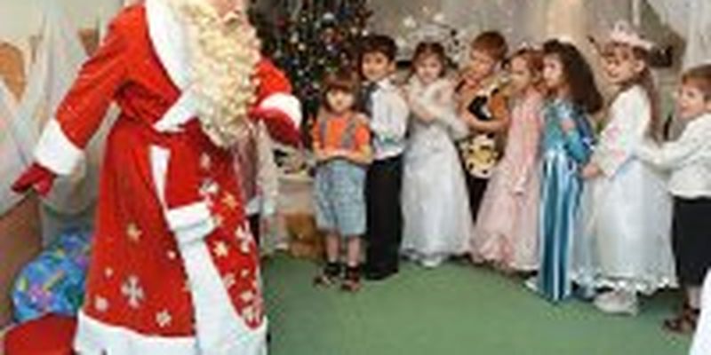 Дед Мороз умер на утреннике в детском саду в Кемерове