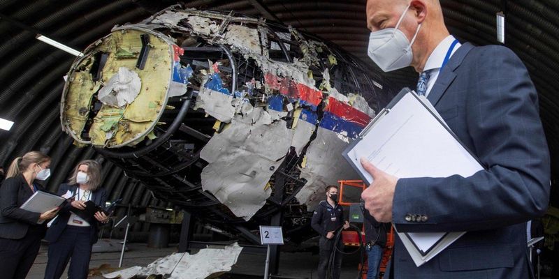 Семьи жертв рейса MH17 обвинили Россию во лжи