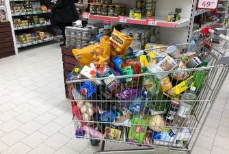 Минэкономики: в украинских магазинах прекратился ажиотажный спрос на гречку и сахар