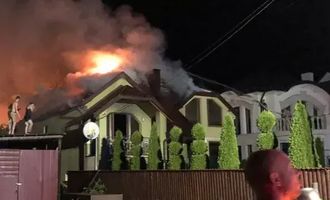 На Закарпатье молния попала в жилой дом: вспыхнул пожар