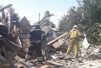 Київщина здригнулася від потужного вибуху: рятувальники розгрібають завали у пошуках тіл