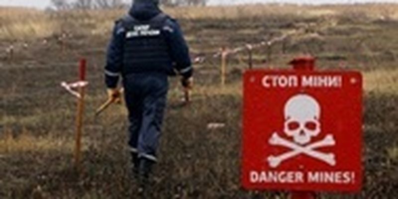 На Харьковщине на мине подорвались работники дорожной службы, есть погибшие