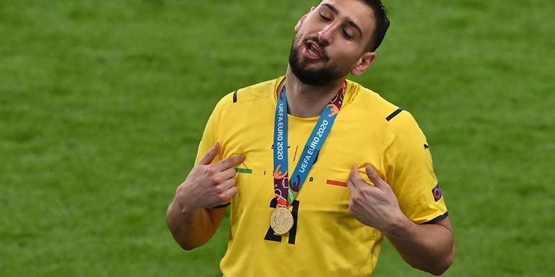 Официально: "ПСЖ" купил лучшего игрока Евро-2020