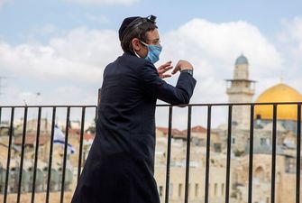 В Израиле отменили обязательное ношение масок на улице