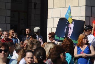 Українці регочуть із Порошенка після святкування Дня Незалежності: "Вже і веселка на морді з'явилася"