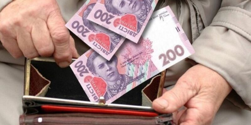 Повышение выплат в октябре: рост пенсий до 6700 и надбавки на 300 гривен