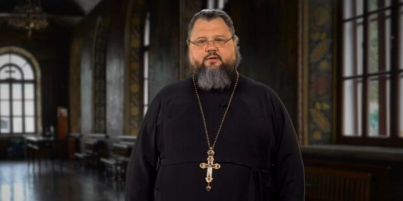 Священник УПЦ объяснил, зачем подавать записки на Литургию
