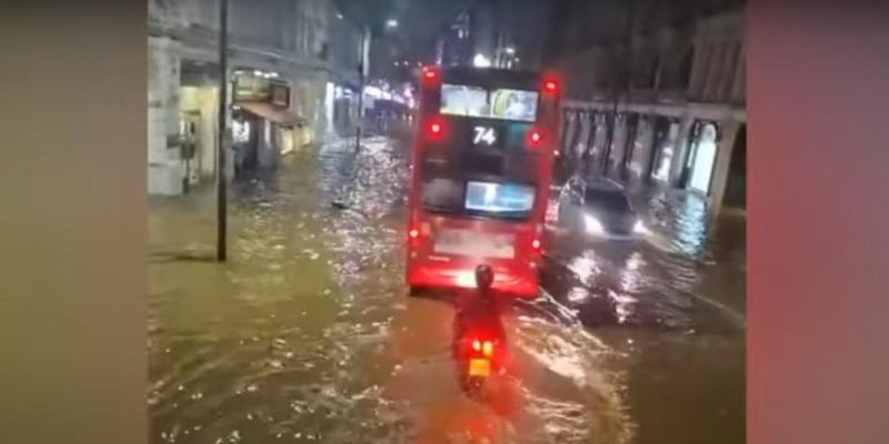 В Лондоне начался хаос из-за внезапного наводнения