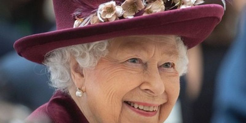 80-летний фотограф показал неизданное фото молодой Елизаветы II еще до коронации/На архивном снимке королеве 26 лет
