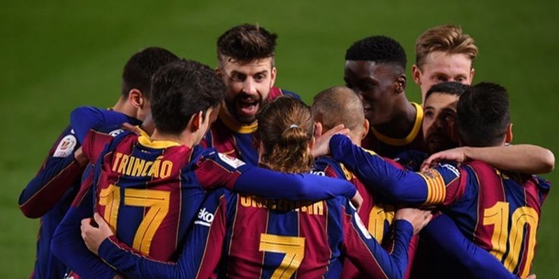 Барселона разгромила Севилью и пробилась в финал Кубка Испании