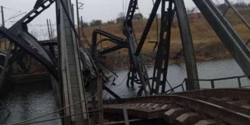 Военные рф повредили в Украине 23 тысячи километров дорог и более 40 железнодорожных мостов