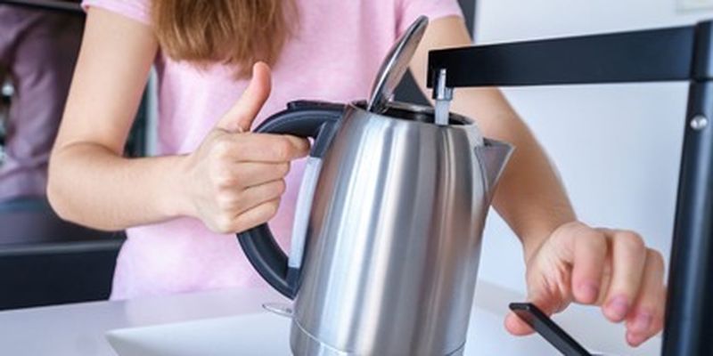 Как быстро очистить чайник от накипи: секреты хозяек