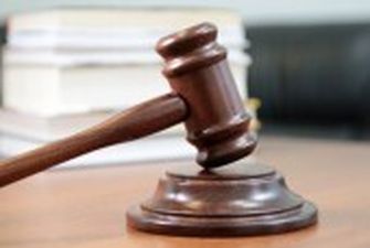 Суд прийняв позов волонтера проти нардепа Яценка