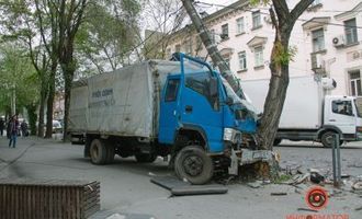У центрі Дніпра у вантажівки відмовили гальма