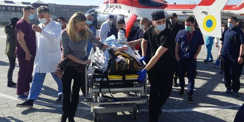 На Львівщині потерпілого у аварії доправили до лікарні гелікоптером