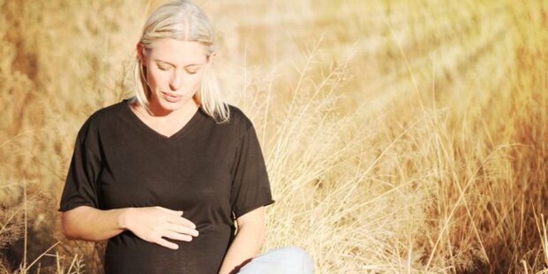 Збільшує ризик передчасних пологів: вчені виявили, як спека впливає на протікання вагітності