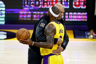 Новый король баскетбола: ЛеБрон Джеймс побил "вечный" рекорд НБА. Видео исторического броска