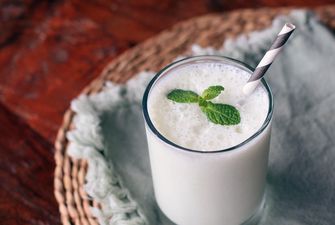 Назван полезный белый напиток, который поможет быстро сбросить вес