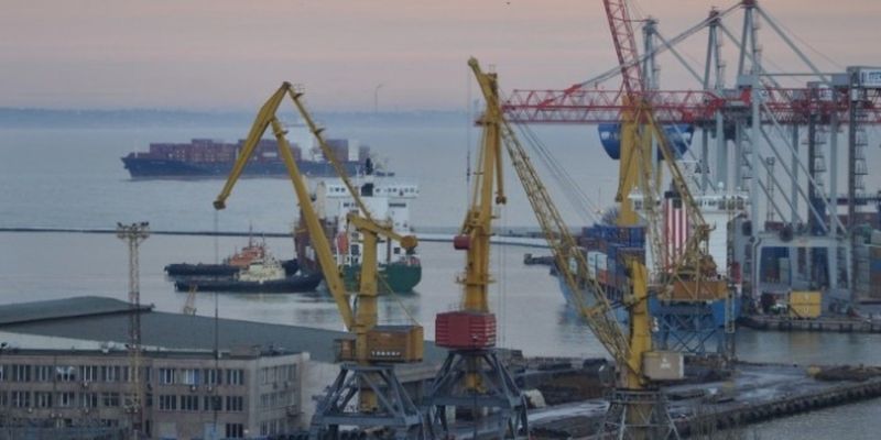 Економічні новини: концесія Херсонського морпорту, Укрпошта та Коломойський