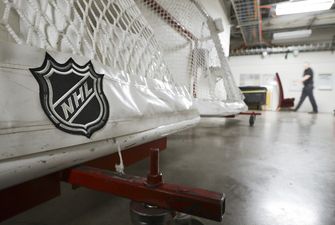 НХЛ перенесла драфт, тесты и церемонию наград из-за коронавируса