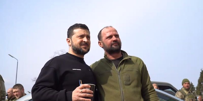 "Нам за деньги": Зеленский в Донецкой области зашел на местную АЗС за чаем