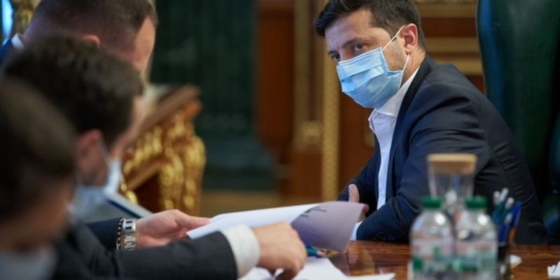 Зеленский ввел в действие решение СНБО о санкциях против Фирташа, Фукса и еще 848 человек