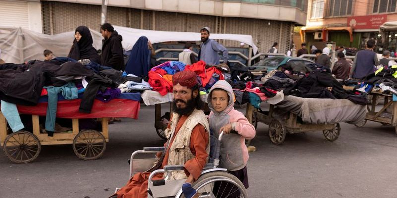 Гуманитарный кризис: почему США ослабили экономические санкции против "Талибана"