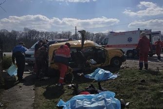 На Львовщине в жутком ДТП разбились три человека: столкновение попало на видео. 18+