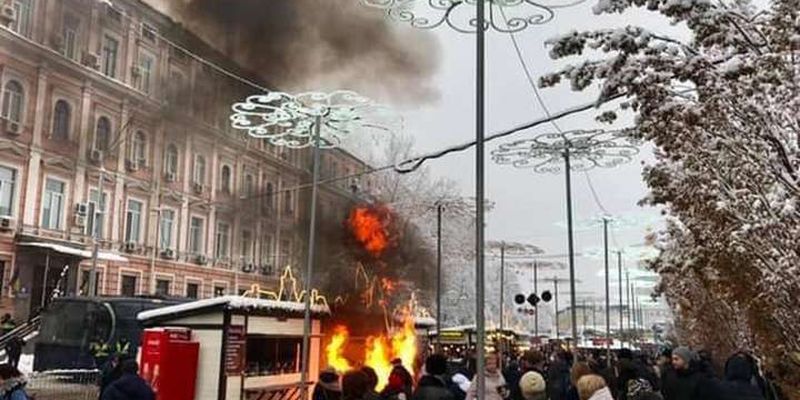 ДСНС закликає не вірити фейкам про пожежу на Софійській площі