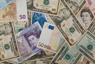 Долар знову став головною валютою у світі. Все завдяки Кремлю