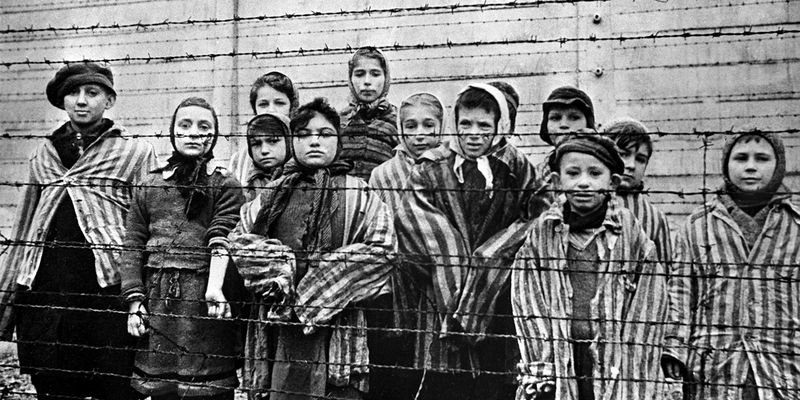 Посольство США в Дании назвало американцев освободителями Освенцима