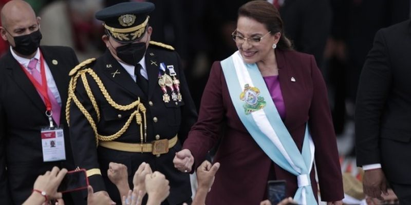 В Гондурасе состоялась инаугурация первой женщины-президента