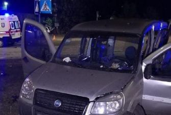 У Києві зіткнулися два легковики: троє людей госпіталізовані з тяжкими травмами, один водій утік