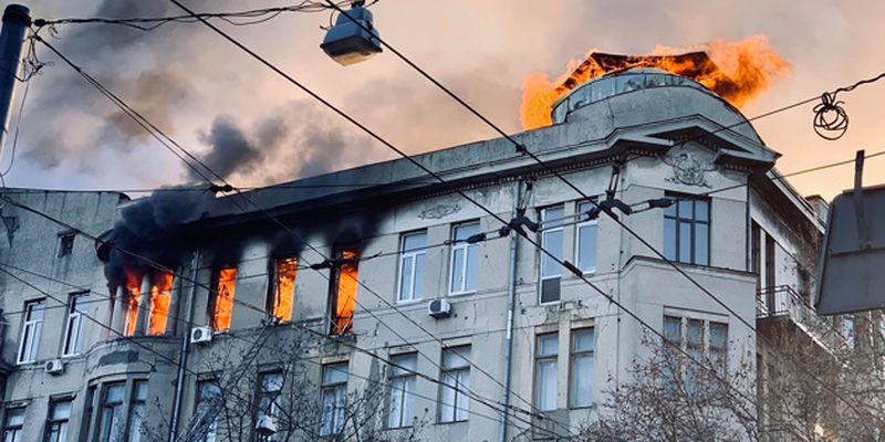 Полиция идентифицировала тело, найденное под завалами сгоревшего колледжа в Одессе